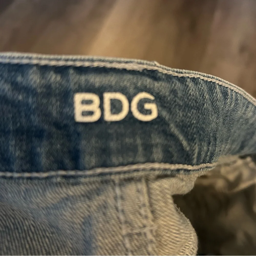 Urban Outfitters BDG  High Rise Shortie Jean Shorts Size 30 - Picture 5 of 7